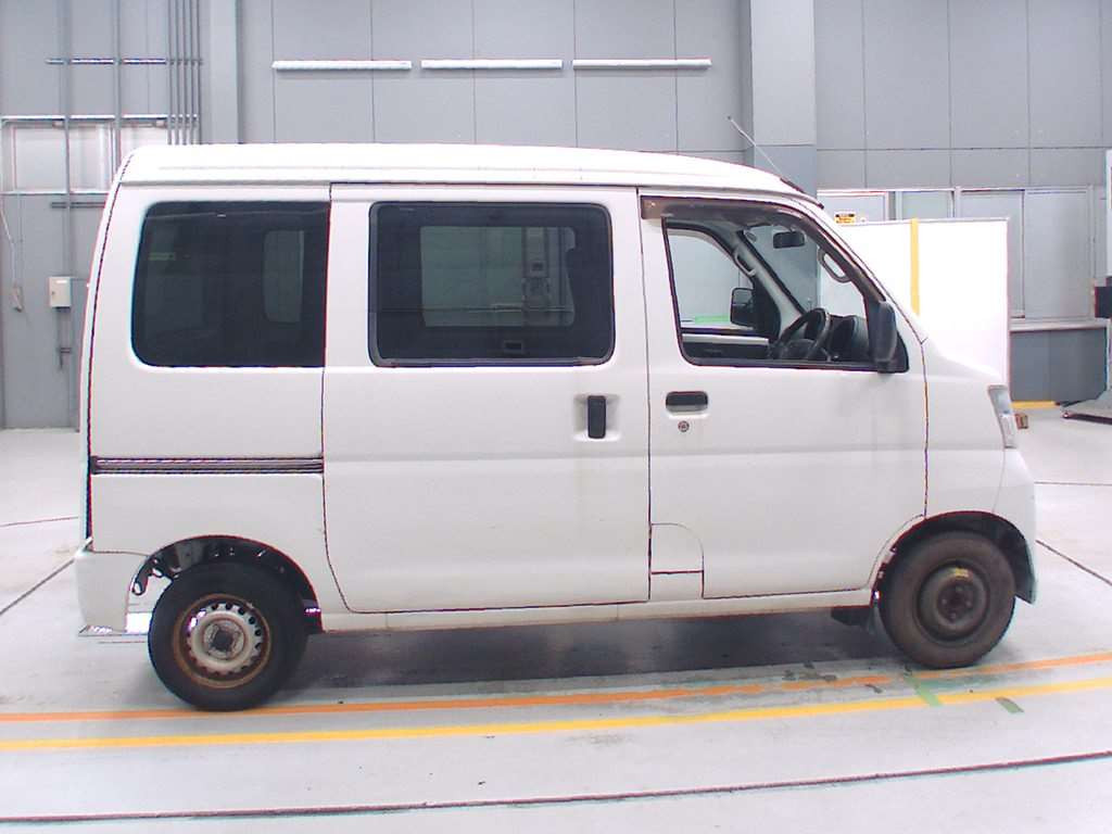 2017 Daihatsu Hijet Cargo S321V[2]