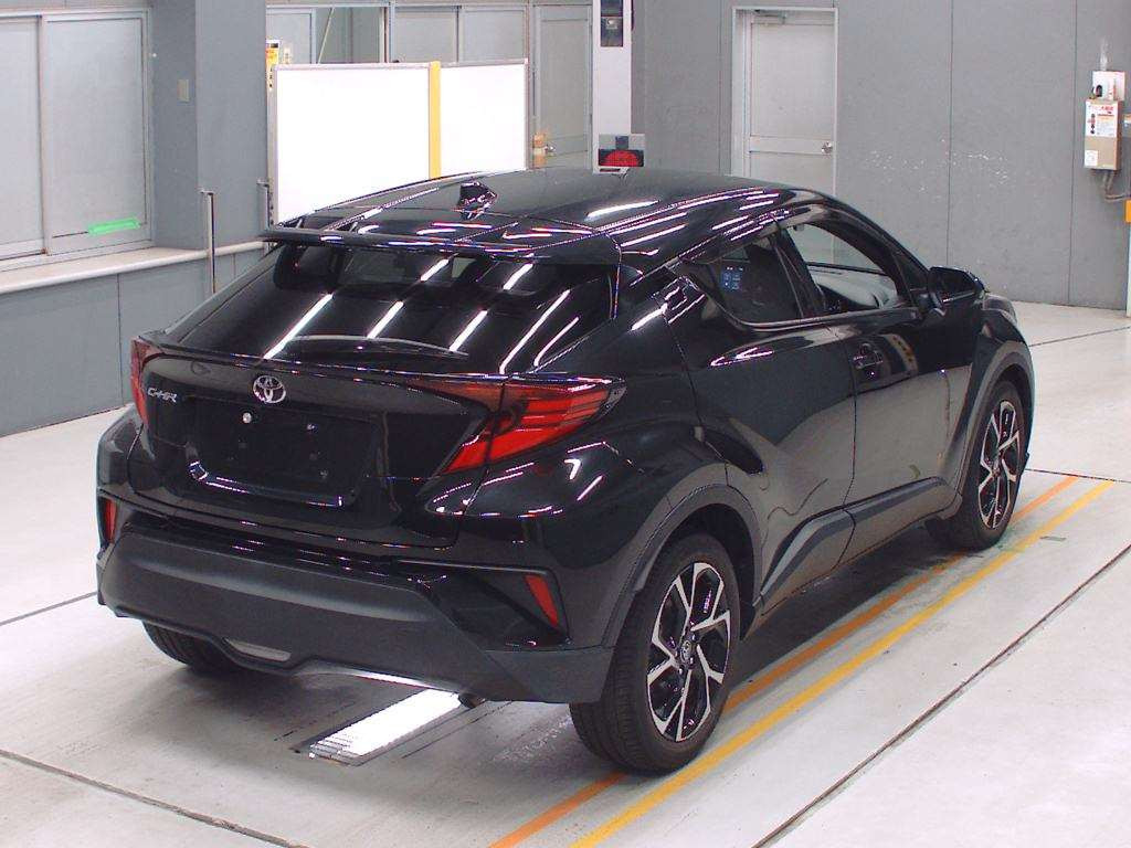 2020 Toyota C-HR NGX10[1]