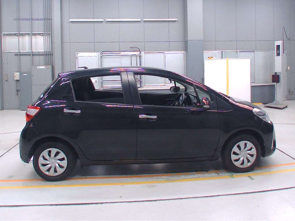 2019 Toyota Vitz KSP130[2]