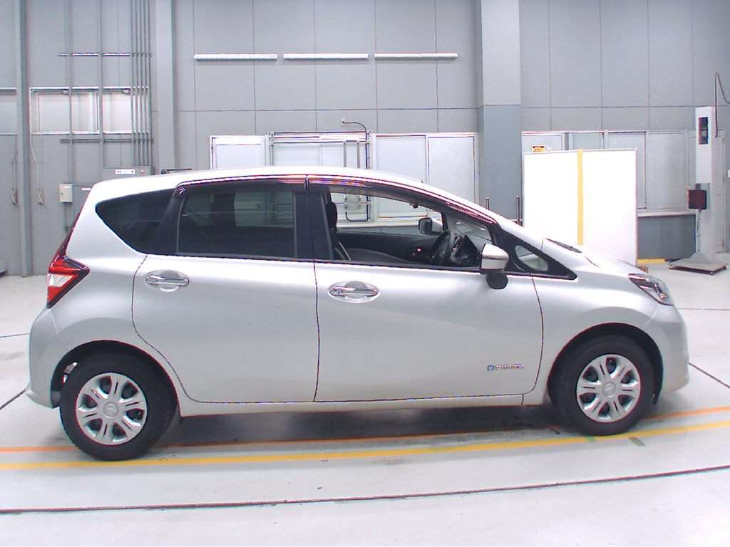 2017 Nissan Note HE12[2]