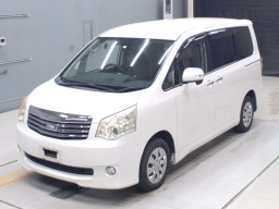 2012 Toyota Noah