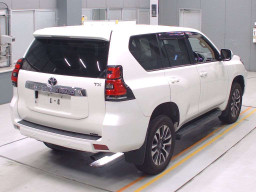 2021 Toyota Land Cruiser Prado