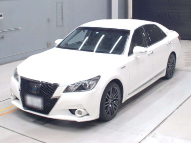 2014 Toyota Crown Hybrid