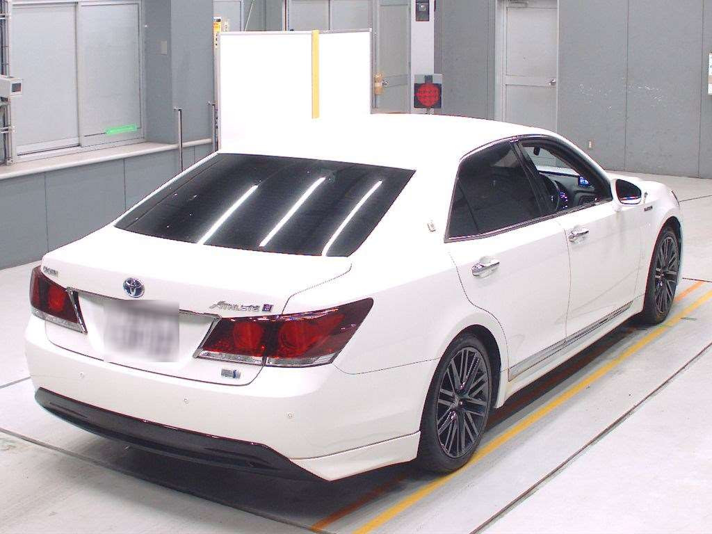 2014 Toyota Crown Hybrid AWS210[1]