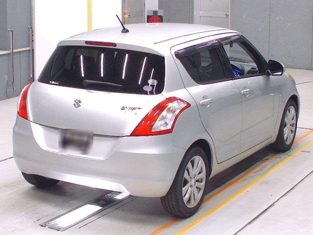 2013 Suzuki Swift ZC72S[1]