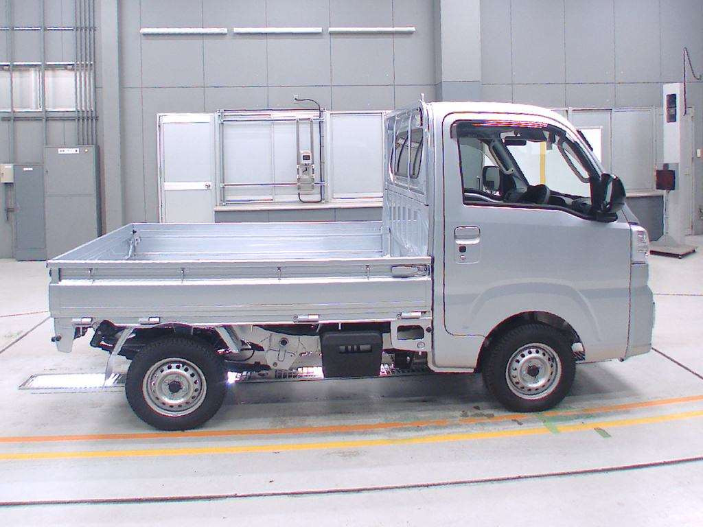 2024 Daihatsu Hijet Truck S510P[2]