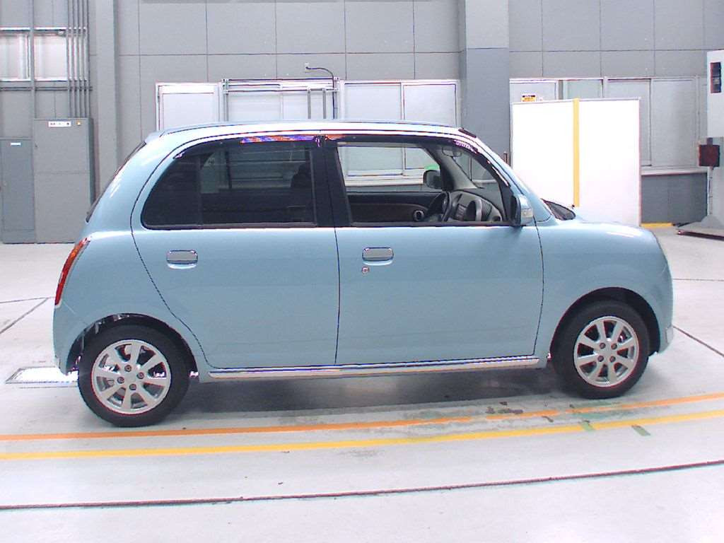 2005 Daihatsu Miragino L650S[2]