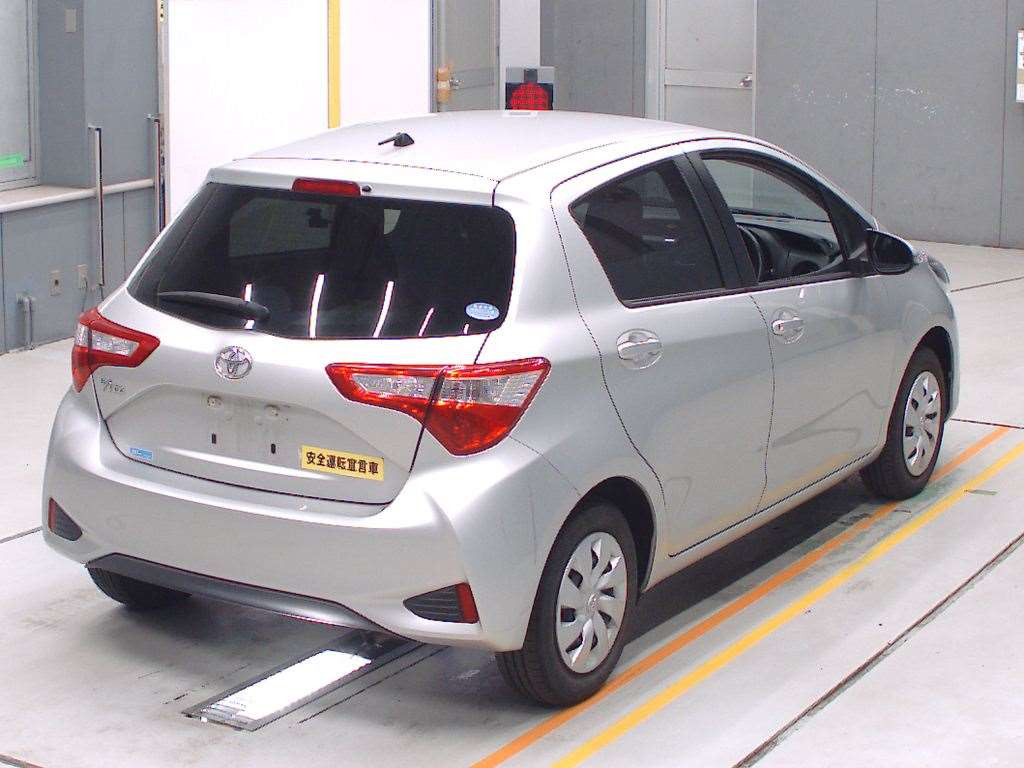 2017 Toyota Vitz KSP130[1]