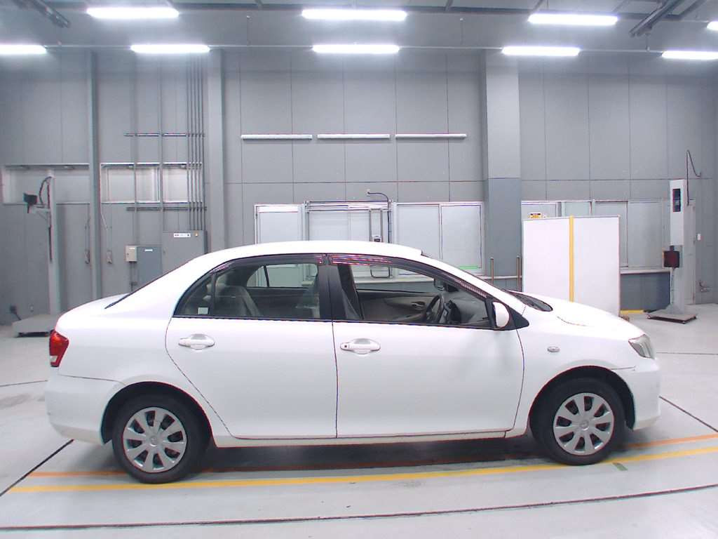 2011 Toyota Corolla Axio NZE141[2]