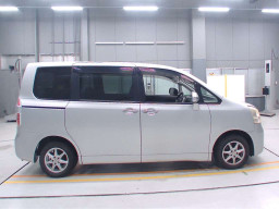 2009 Toyota Noah