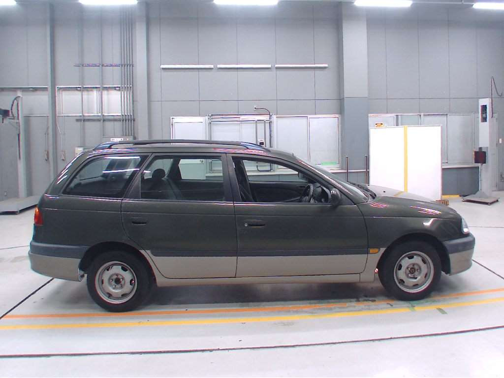 1998 Toyota Caldina AT211G[2]