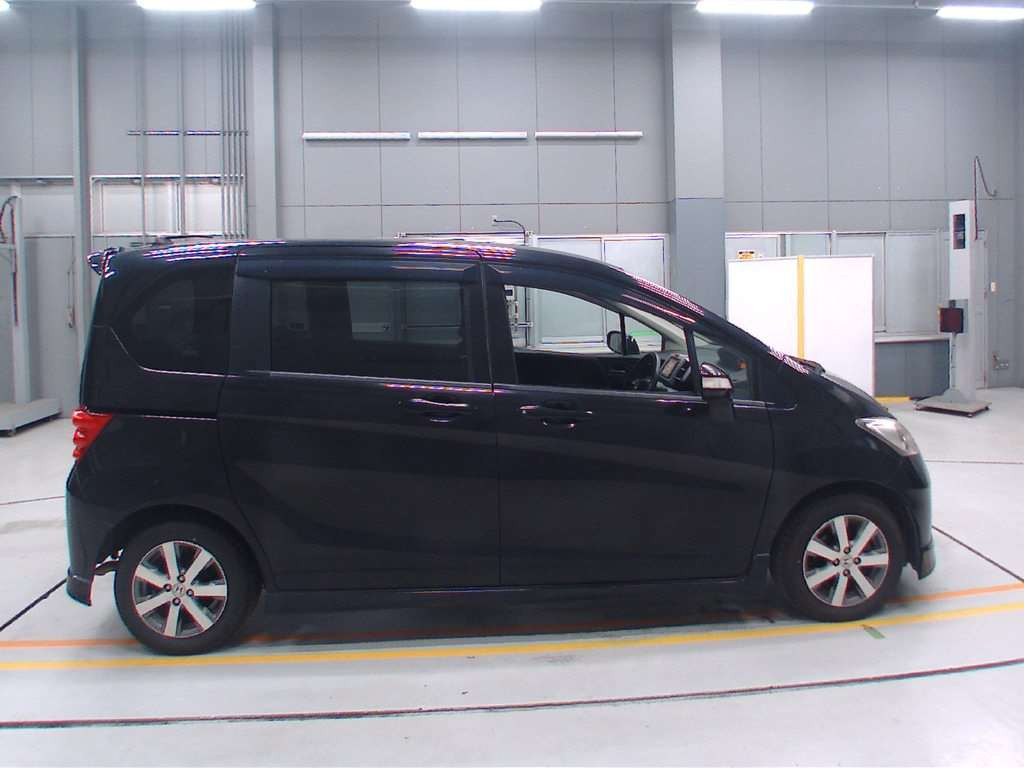 2010 Honda Freed GB3[2]