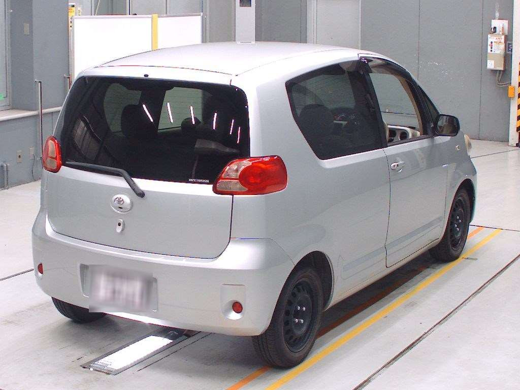 2005 Toyota Porte NNP11[1]