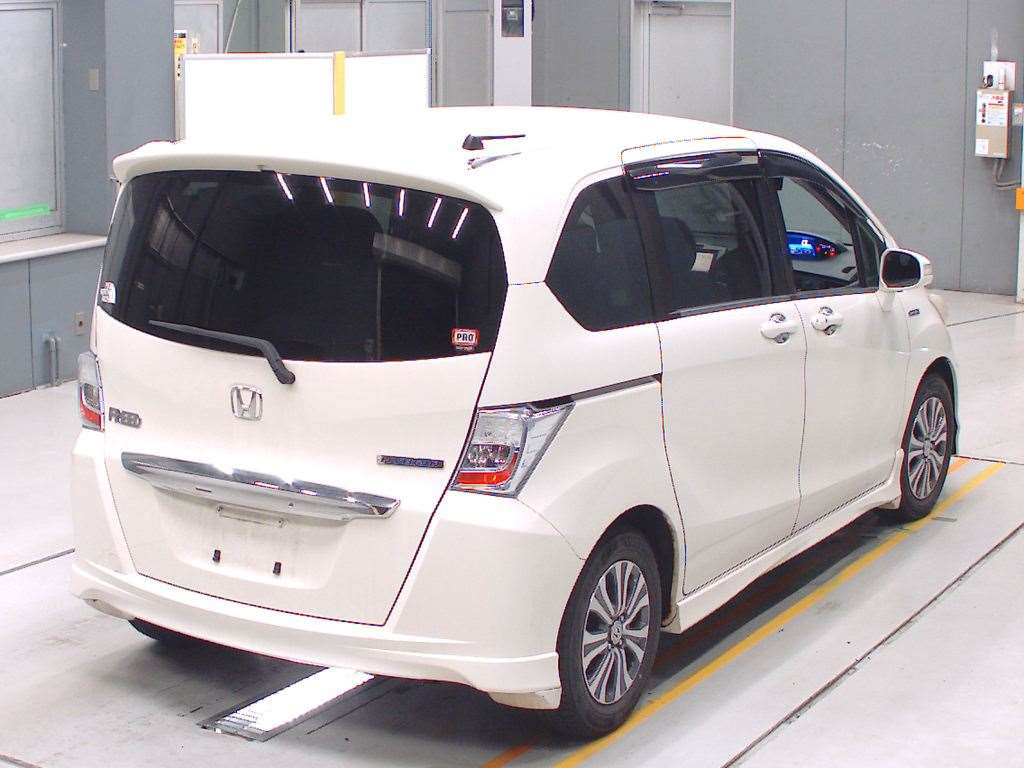 2012 Honda Freed hybrid GP3[1]