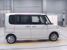 2014 Daihatsu Tanto