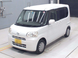 2010 Daihatsu Tanto