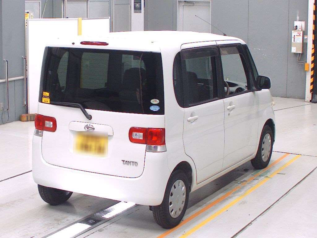 2010 Daihatsu Tanto L375S[1]