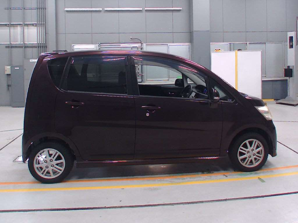 2010 Daihatsu Move L175S[2]