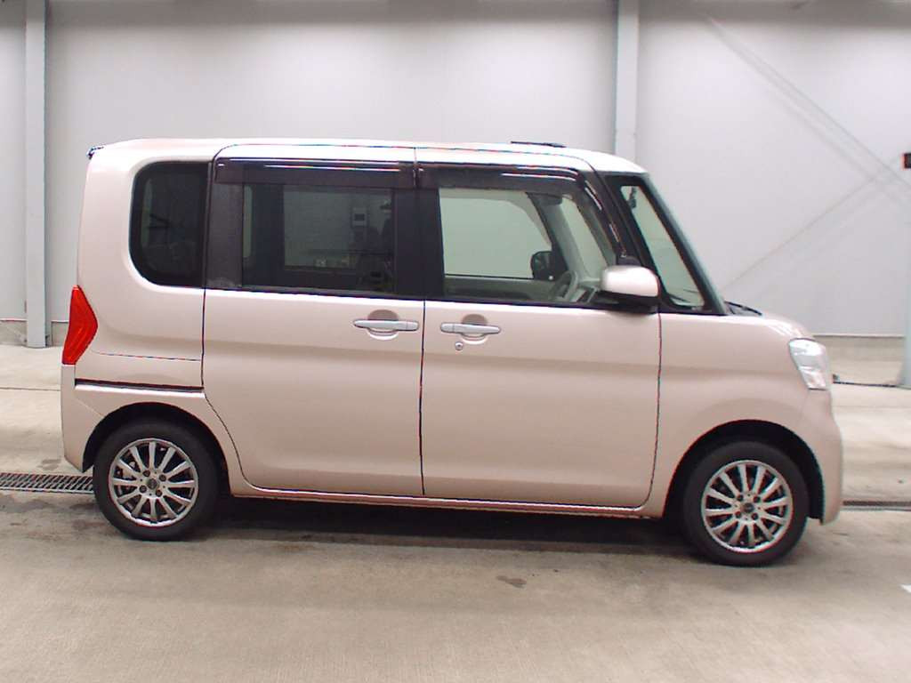 2015 Daihatsu Tanto LA610S[2]