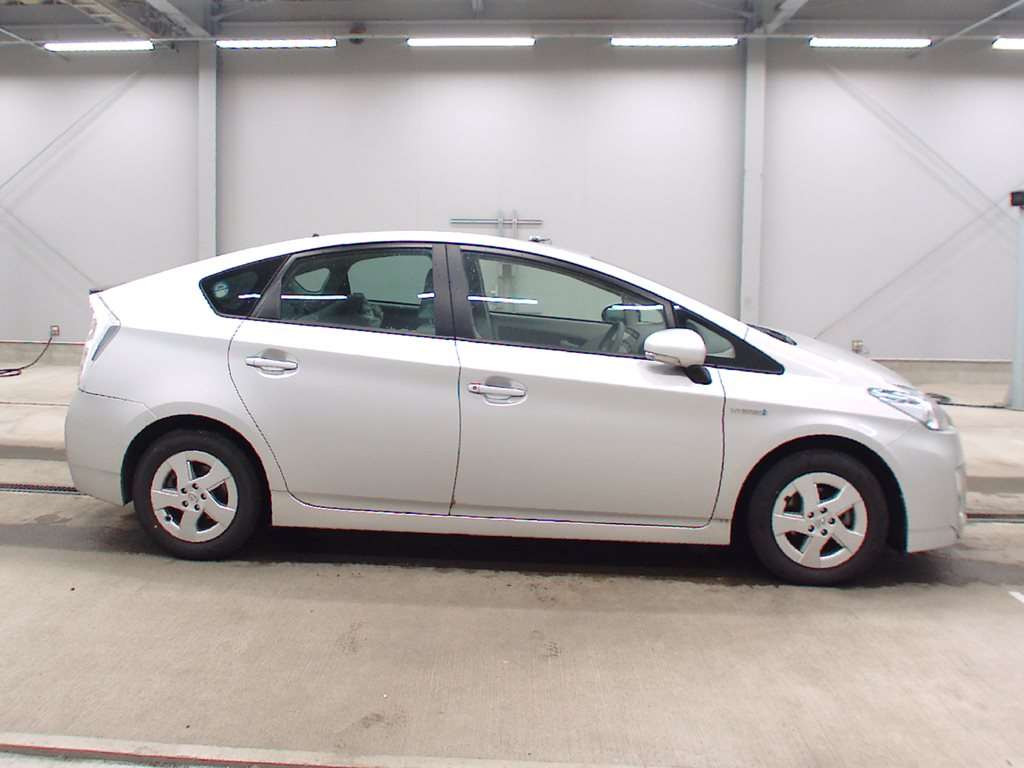 2009 Toyota Prius ZVW30[2]