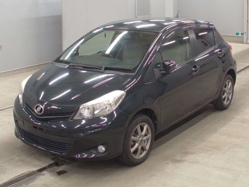 2014 Toyota Vitz NSP135[0]