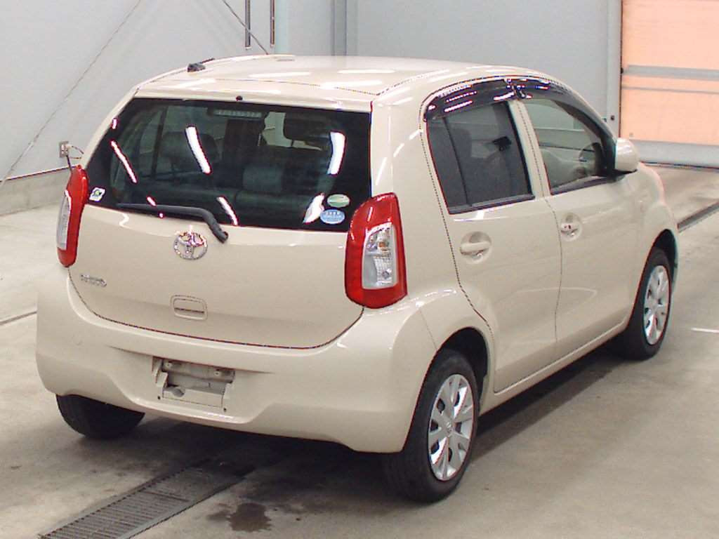 2015 Toyota Passo KGC30[1]