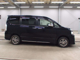 2012 Toyota Voxy