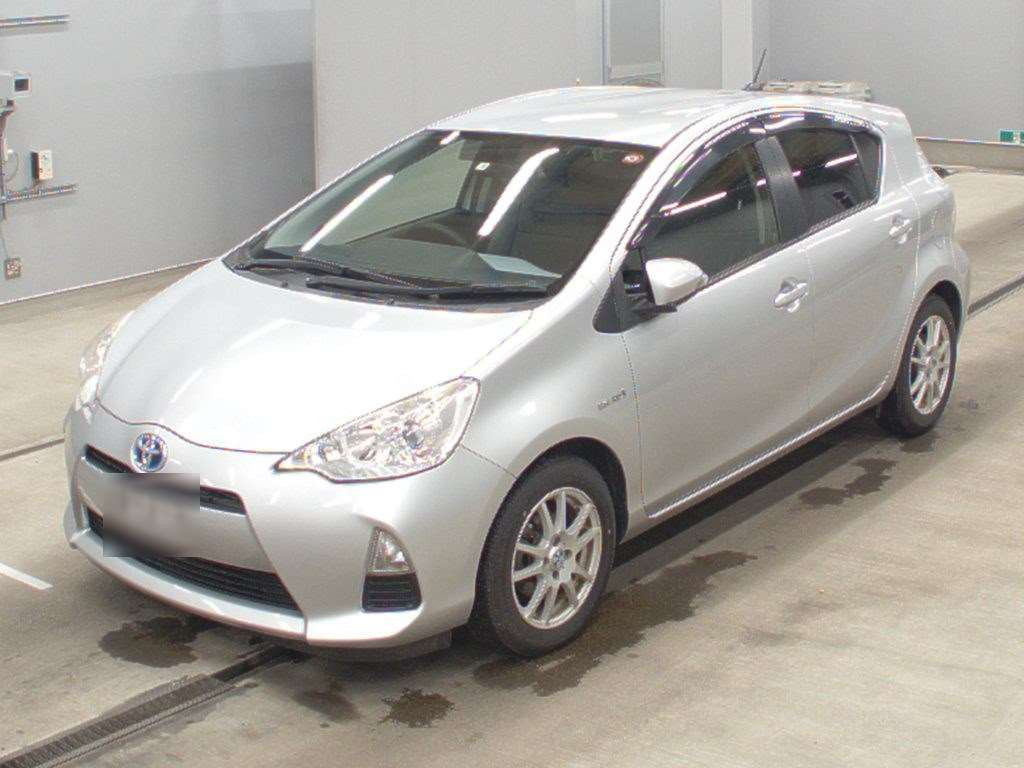 2013 Toyota Aqua NHP10[0]