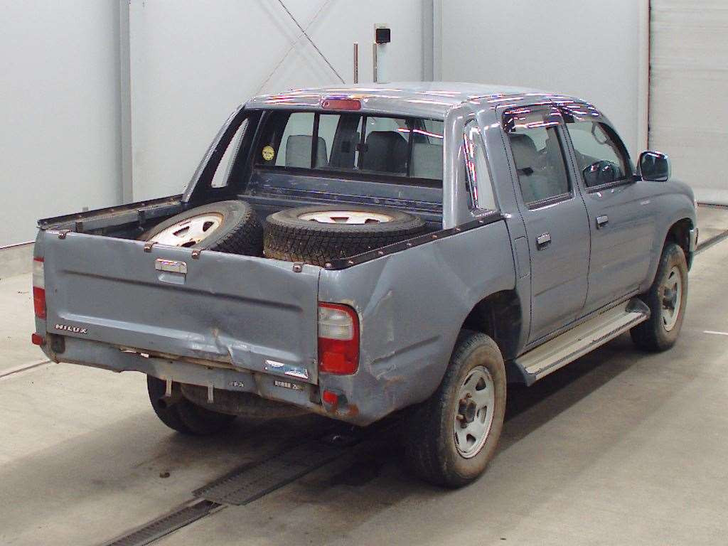 1998 Toyota Hilux Sports Pickup RZN167[1]