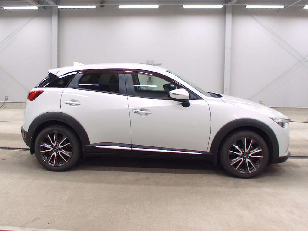 2015 Mazda CX-3 DK5FW[2]