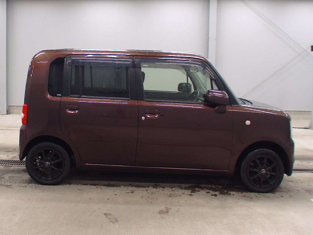 2012 Daihatsu Move Conte L585S[2]