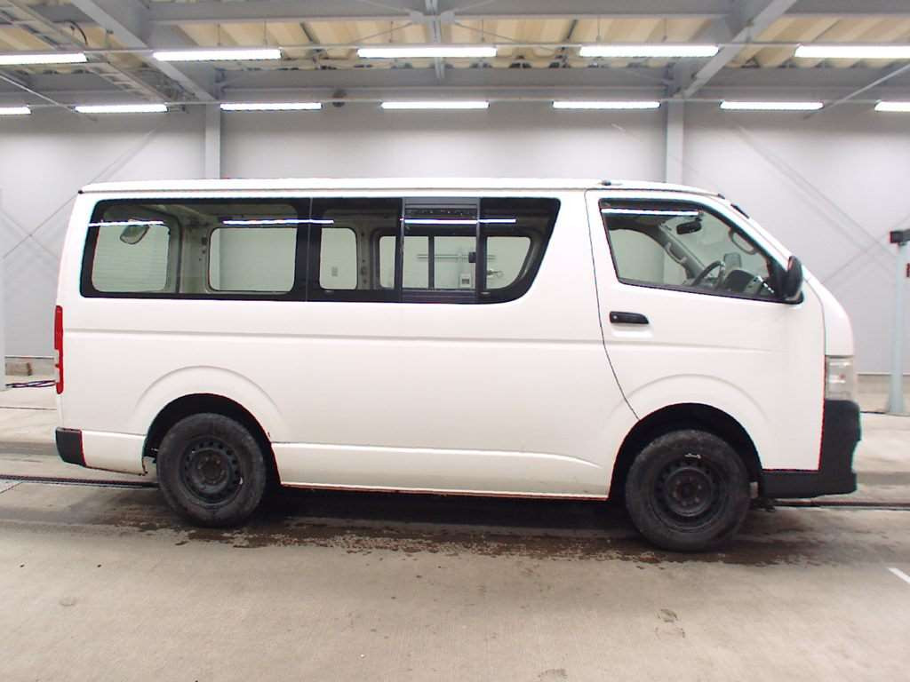 2012 Toyota Hiace Van KDH206V[2]