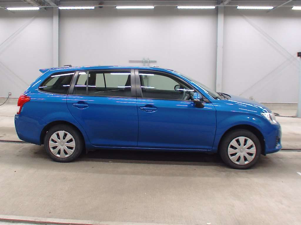 2014 Toyota Corolla Fielder NZE164G[2]