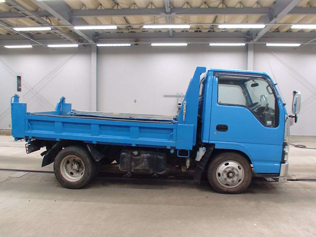 2005 Isuzu Elf Truck NKR81AD[2]