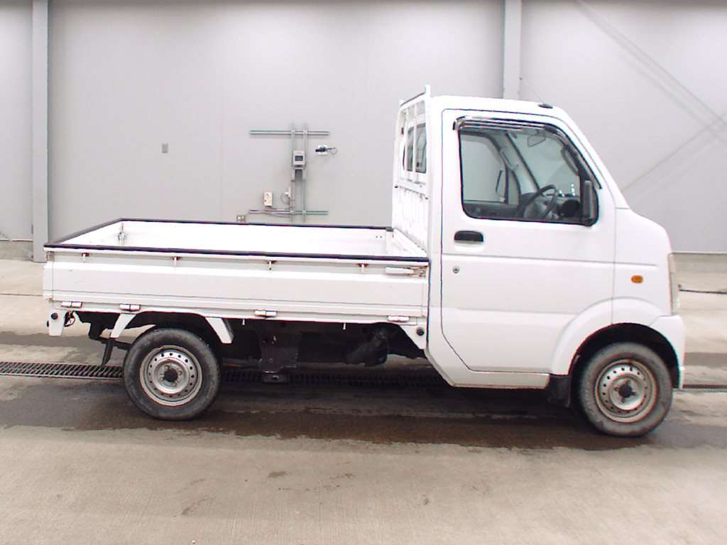 2013 Suzuki Carry Truck DA63T[2]