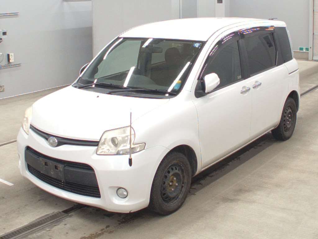 2011 Toyota Sienta NCP81G[0]