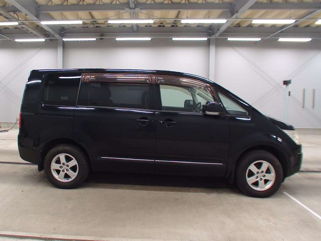 2012 Mitsubishi Delica D5 CV2W[2]