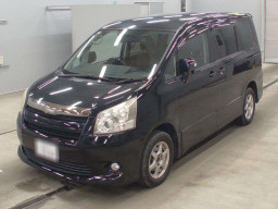 2007 Toyota Noah