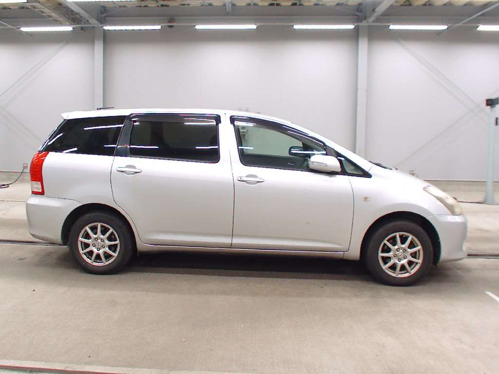 2006 Toyota Wish ZNE14G[2]