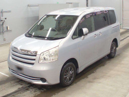 2009 Toyota Noah