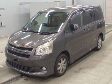 2009 Toyota Noah