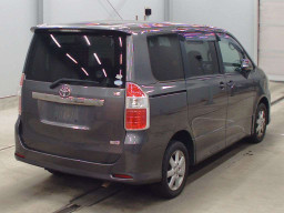 2009 Toyota Noah