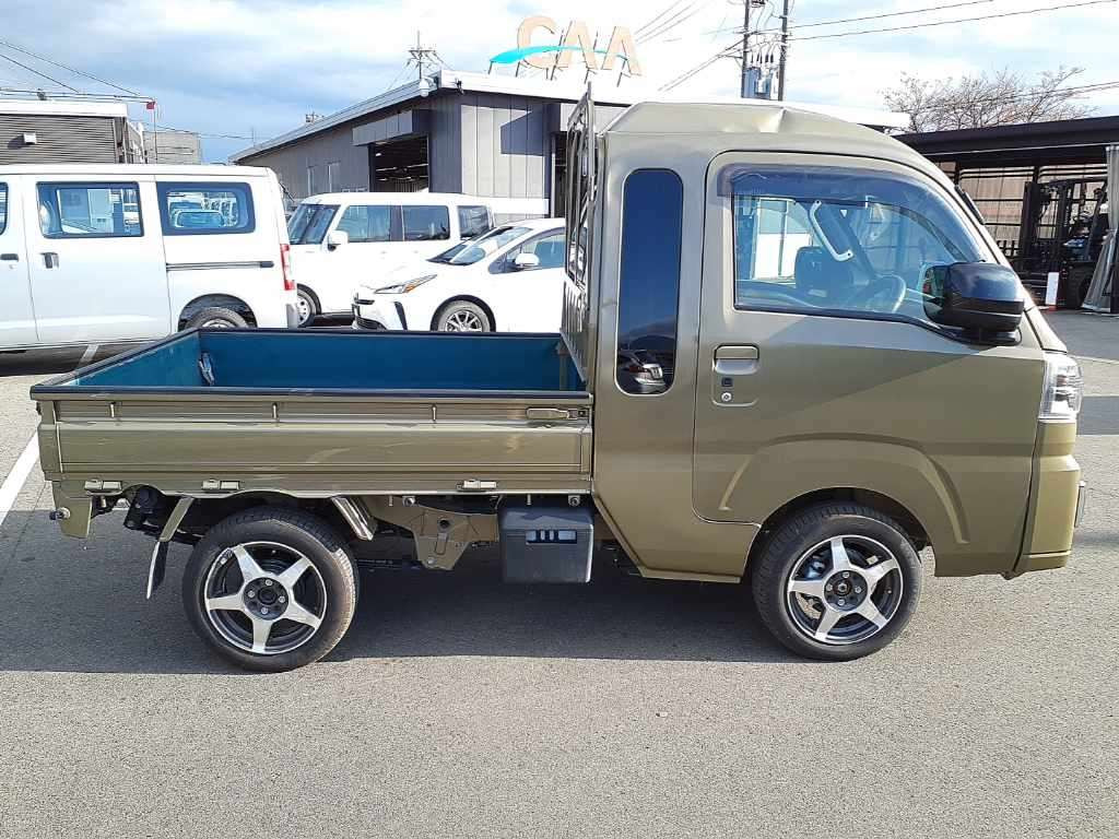 2023 Daihatsu Hijet Truck S510P[2]