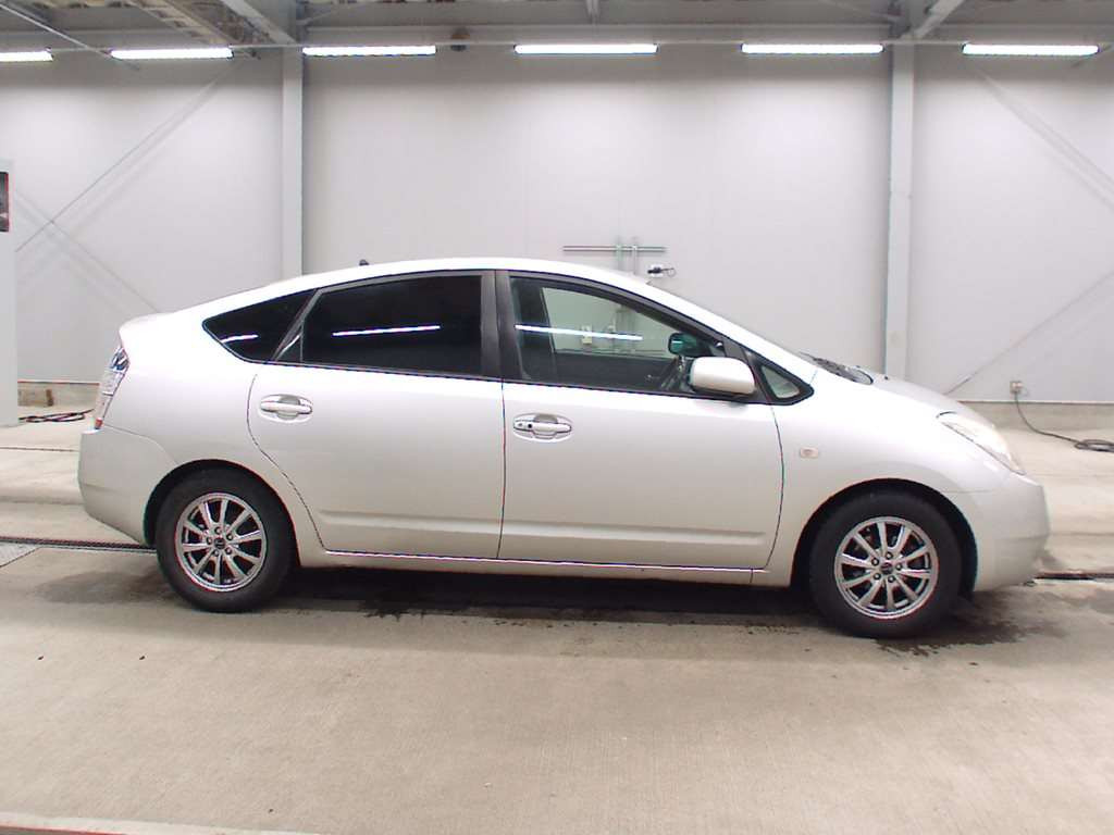 2003 Toyota Prius NHW20[2]