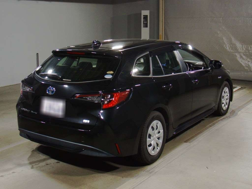 2020 Toyota Corolla Touring Wagon ZWE211W[1]