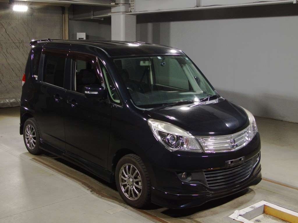 2012 Mitsubishi Delica D2 MB15S[2]