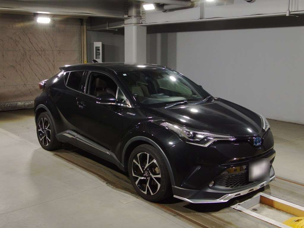 2017 Toyota C-HR ZYX10[2]