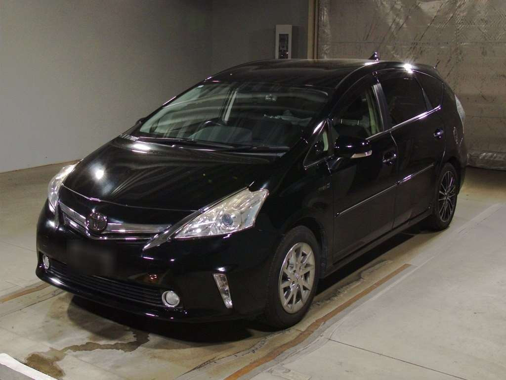 2014 Toyota Prius alpha ZVW41W[0]