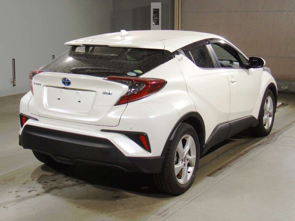 2019 Toyota C-HR ZYX10[1]