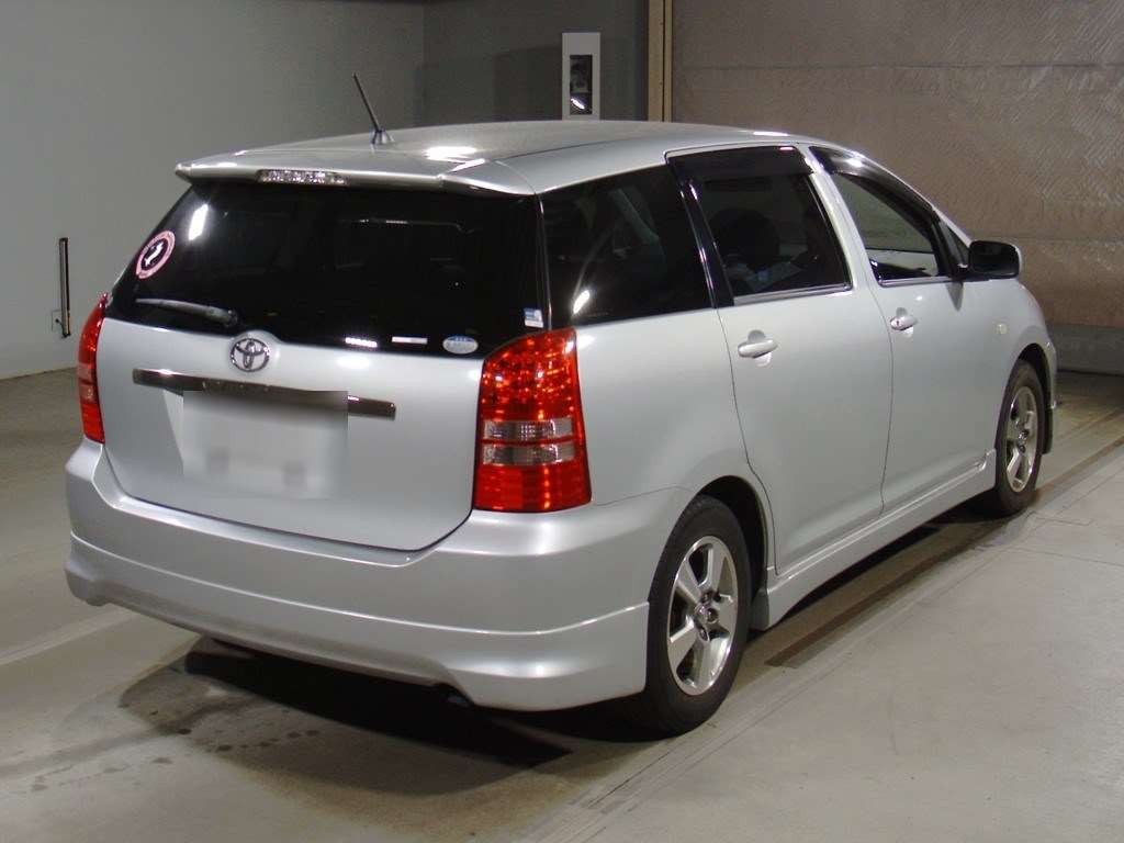 2003 Toyota Wish ZNE10G[1]